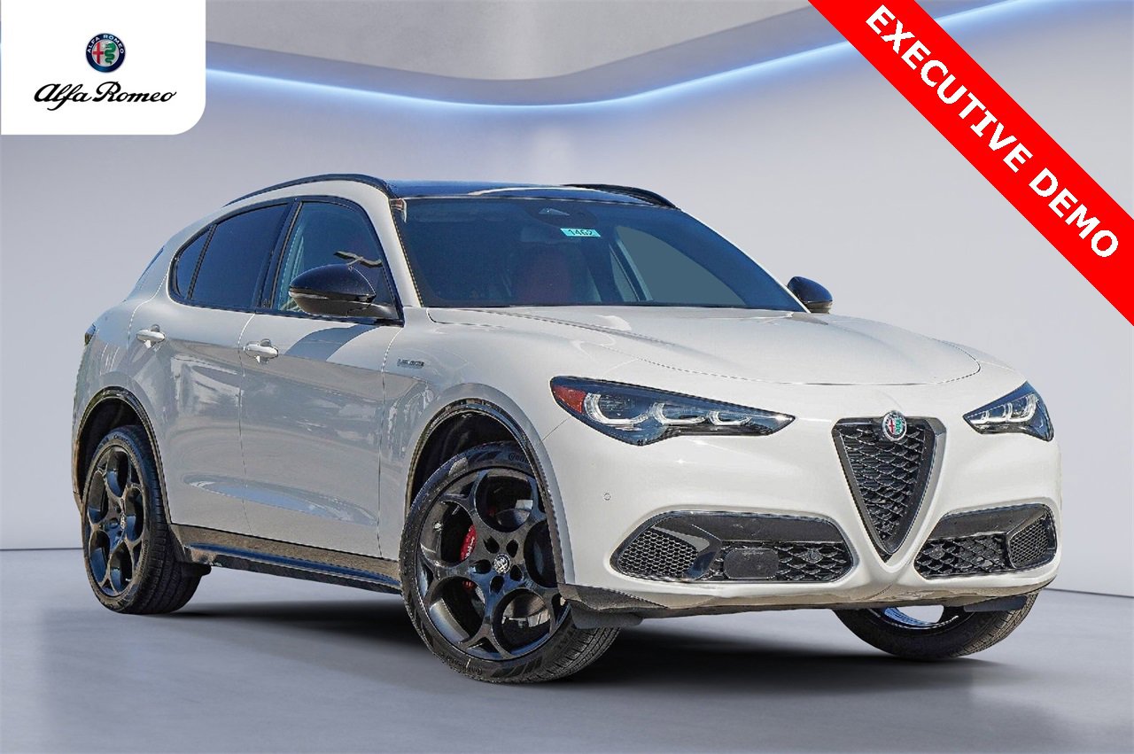 New 2025 Alfa Romeo Stelvio Sprint w/ Veloce Package