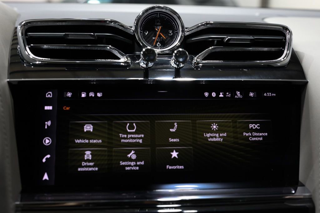 Used 2022 Bentley Bentayga image 50