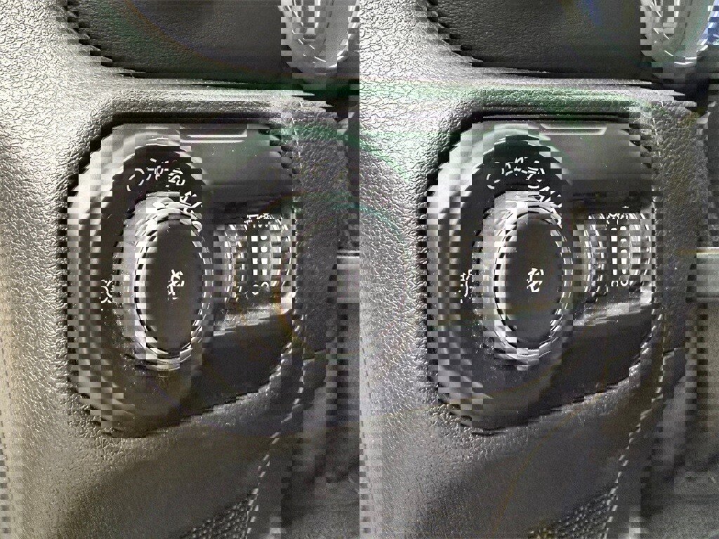 Used 2018 Jeep Wrangler Unlimited Sahara image 20