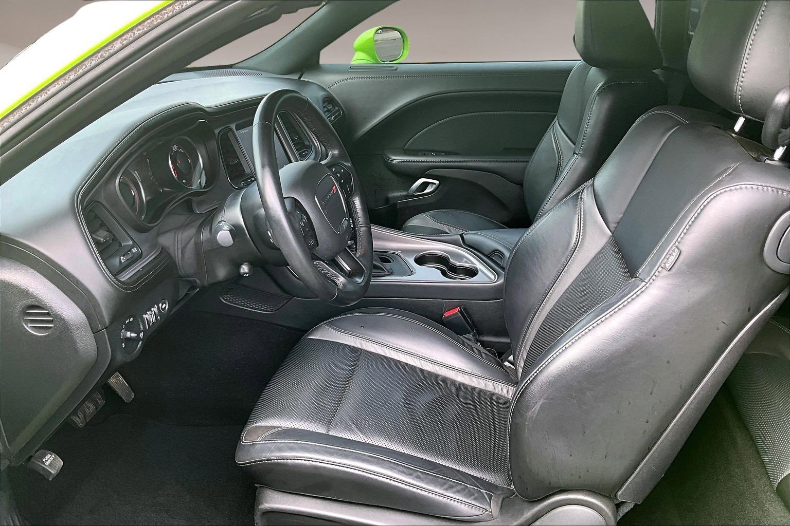 Used 2023 Dodge Challenger SXT w/ Plus Package image 21