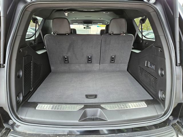 Used 2022 Chevrolet Suburban RST w/ Sport Performance Package AWD/4WD image 12