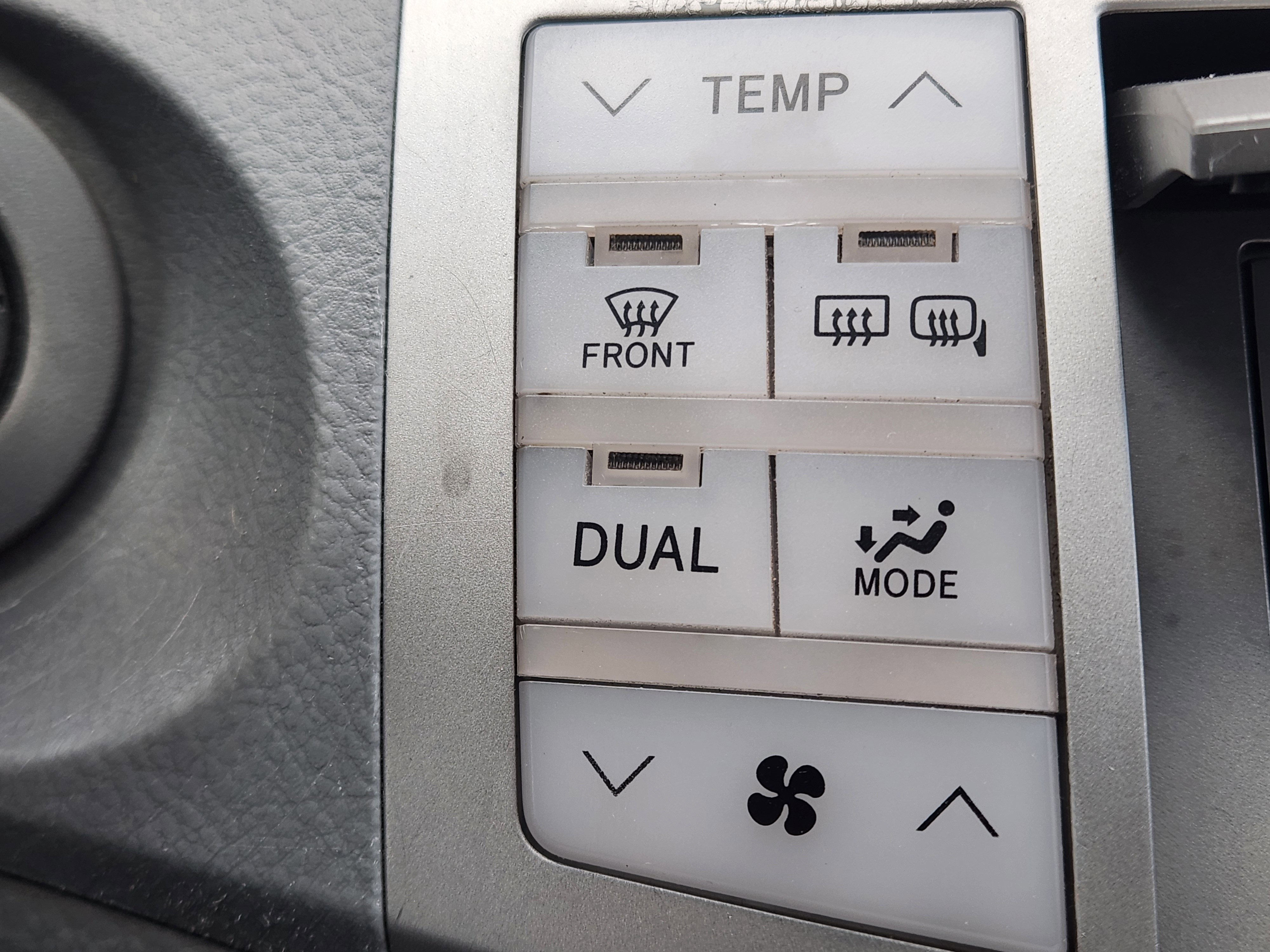 Used 2008 Toyota Avalon XLS FWD image 32