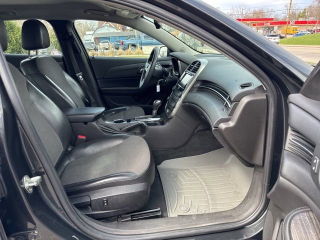 Used 2014 Chevrolet Malibu LT w/ Power Convenience Package image 9
