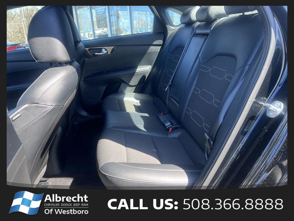 Used 2023 Kia Forte GT-Line w/ GT-Line Premium Package FWD image 13