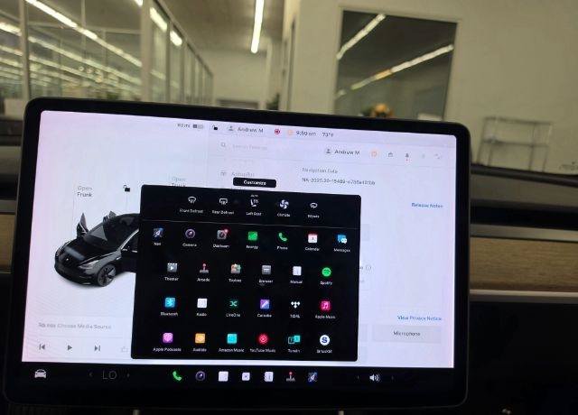 Used 2019 Tesla Model 3 Mid Range RWD image 16