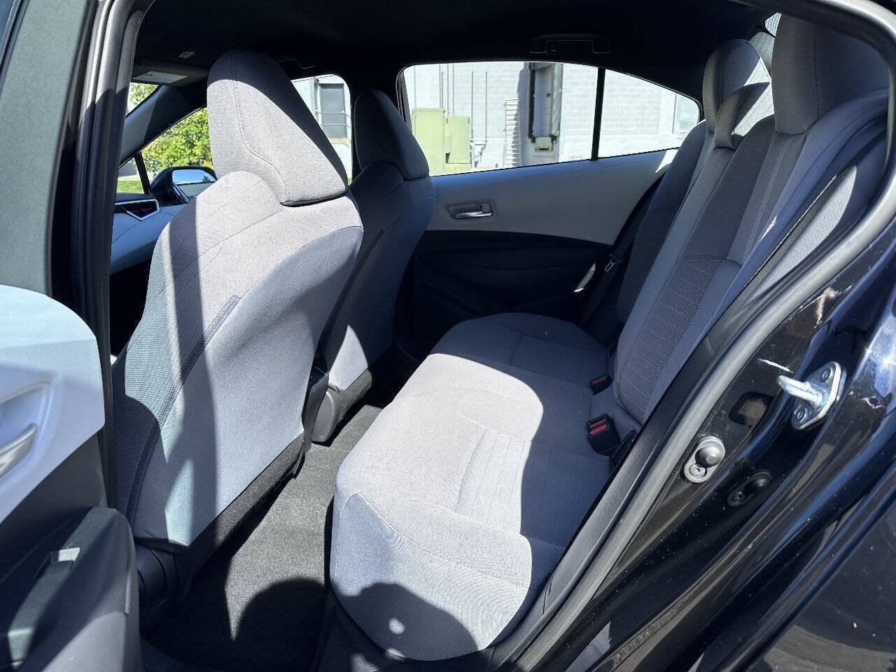 Used 2023 Toyota Corolla SE FWD image 5