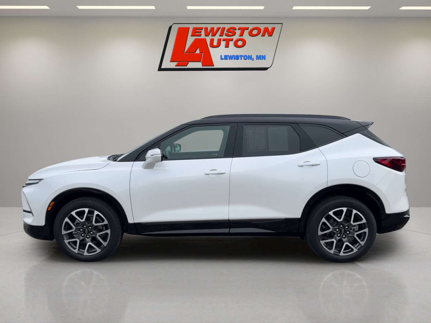Certified 2025 Chevrolet Blazer RS w/ Enhanced Convenience Package AWD/4WD image 2