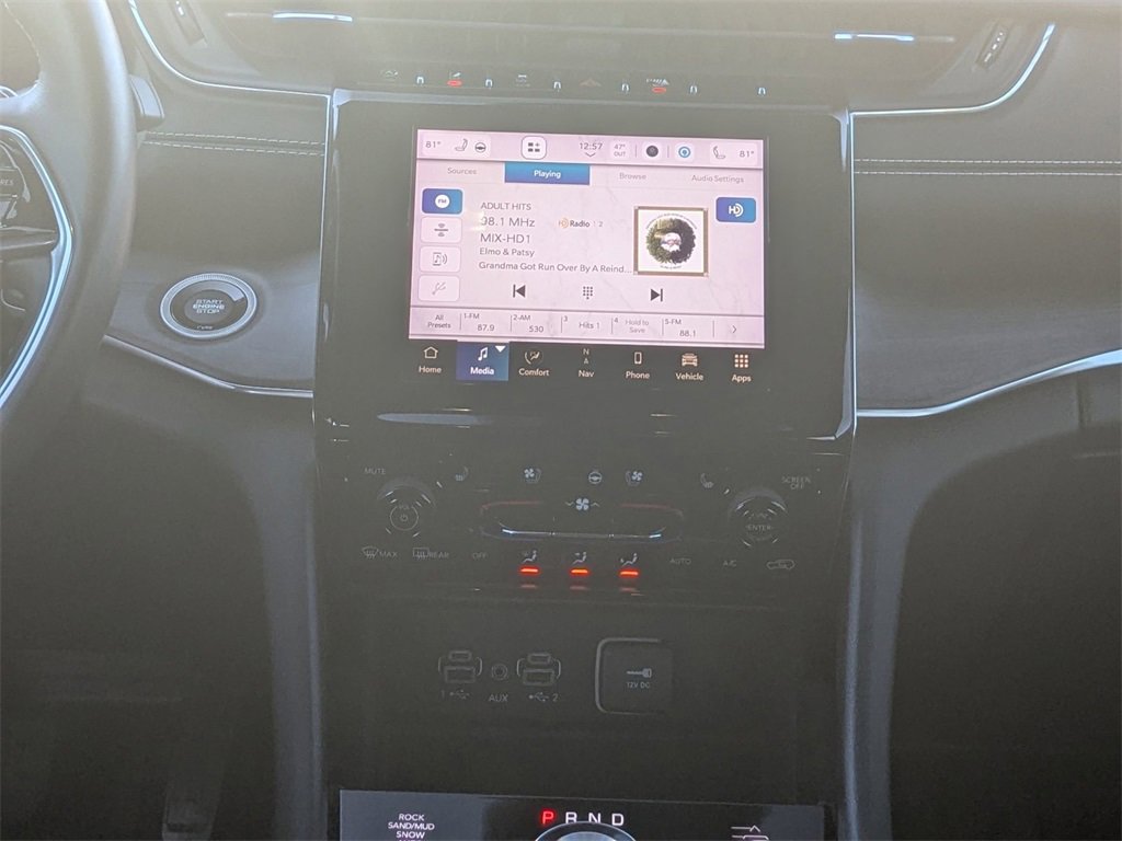 Used 2022 Jeep Grand Cherokee Overland w/ Luxury Tech Group IV image 32