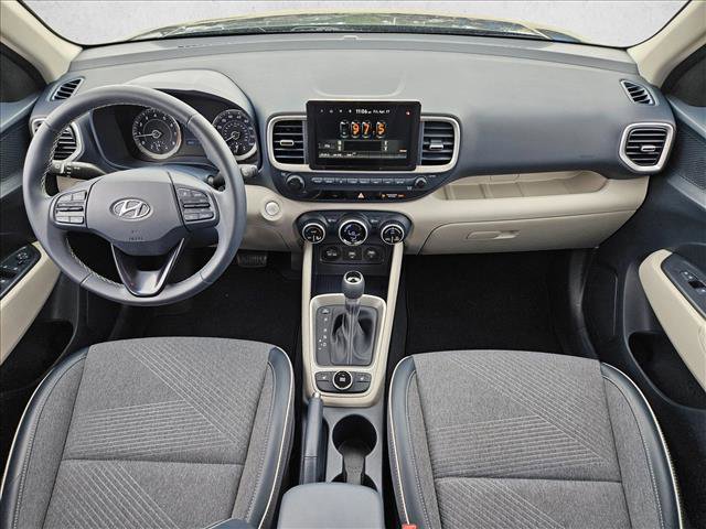 Used 2021 Hyundai Venue FWD image 19