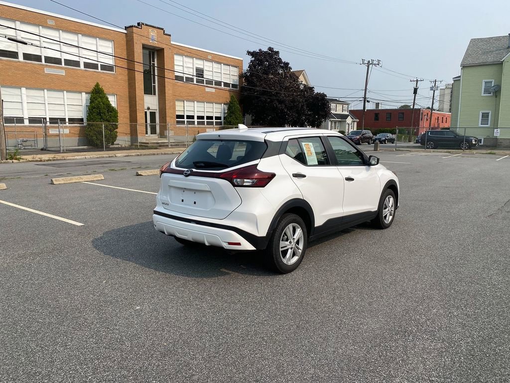 Used 2022 Nissan Kicks S image 5