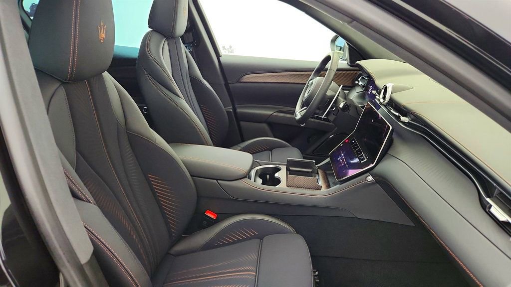 Used 2025 Maserati Grecale Folgore AWD/4WD image 25