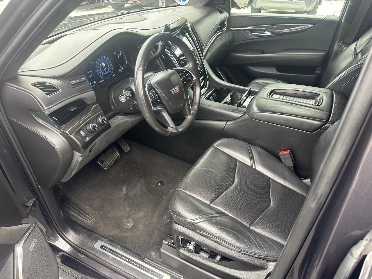 Used 2017 Cadillac Escalade ESV Platinum image 6