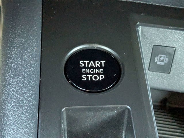 Used 2025 Nissan Kicks SV image 28