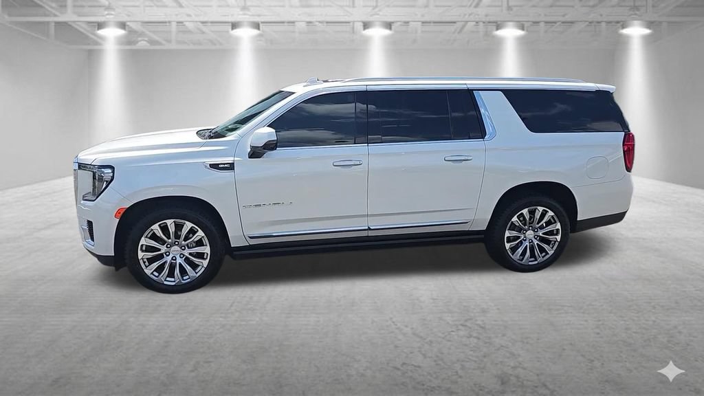 Used 2021 GMC Yukon XL Denali w/ Denali Premium Package AWD/4WD image 5