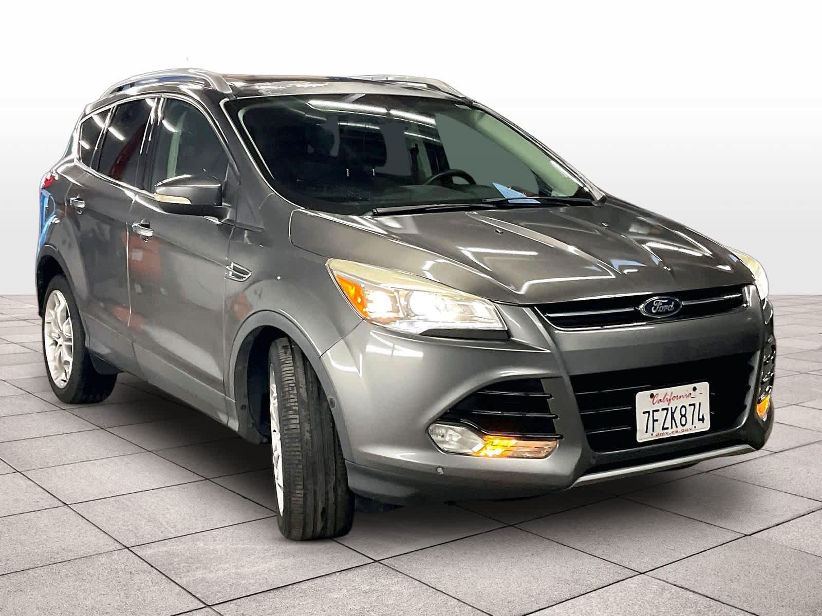 Used 2014 Ford Escape Titanium w/ Equipment Group 401A FWD image 2