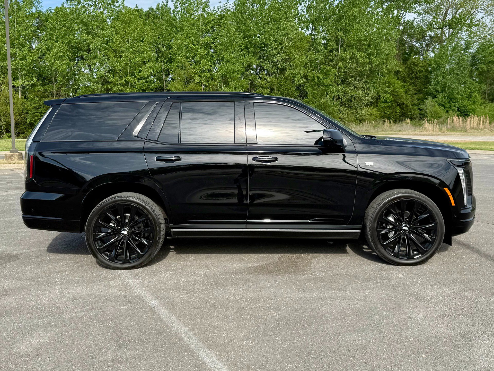 Used 2025 Cadillac Escalade Sport Platinum w/ LPO, ONYX Package image 7