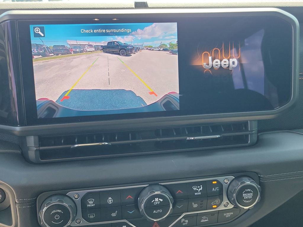 Used 2025 Jeep Gladiator Mojave w/ Steel Bumper Group image 27