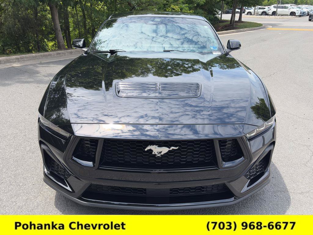 Used 2025 Ford Mustang GT Premium RWD image 2