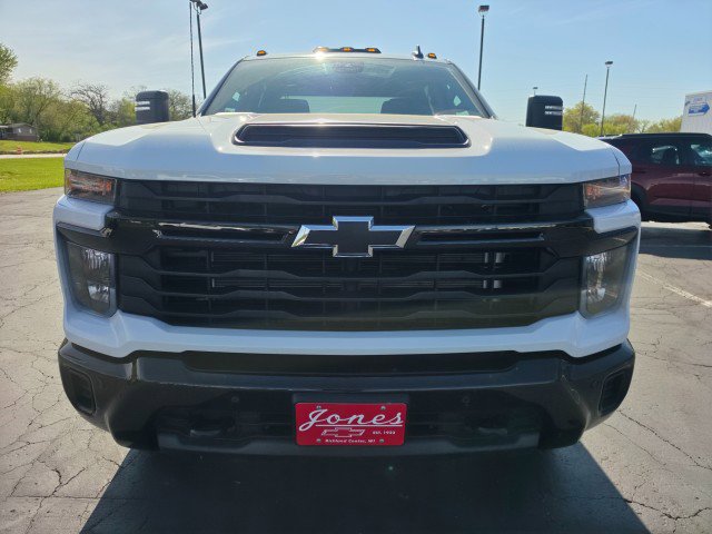 Used 2025 Chevrolet Silverado 2500 Custom w/ Custom Value Package AWD/4WD image 8
