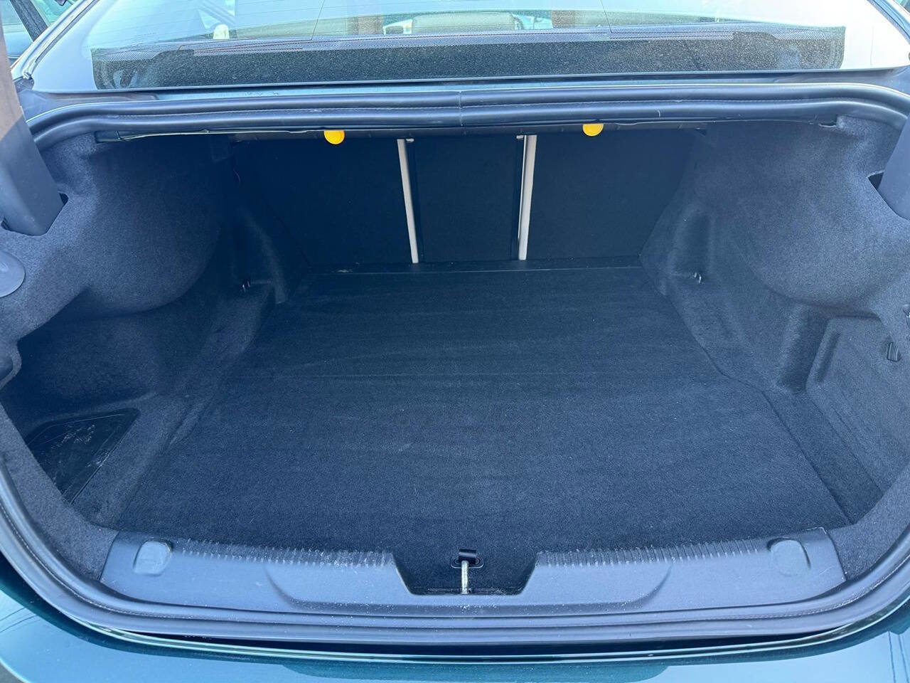 Used 2017 Jaguar XE Premium image 12