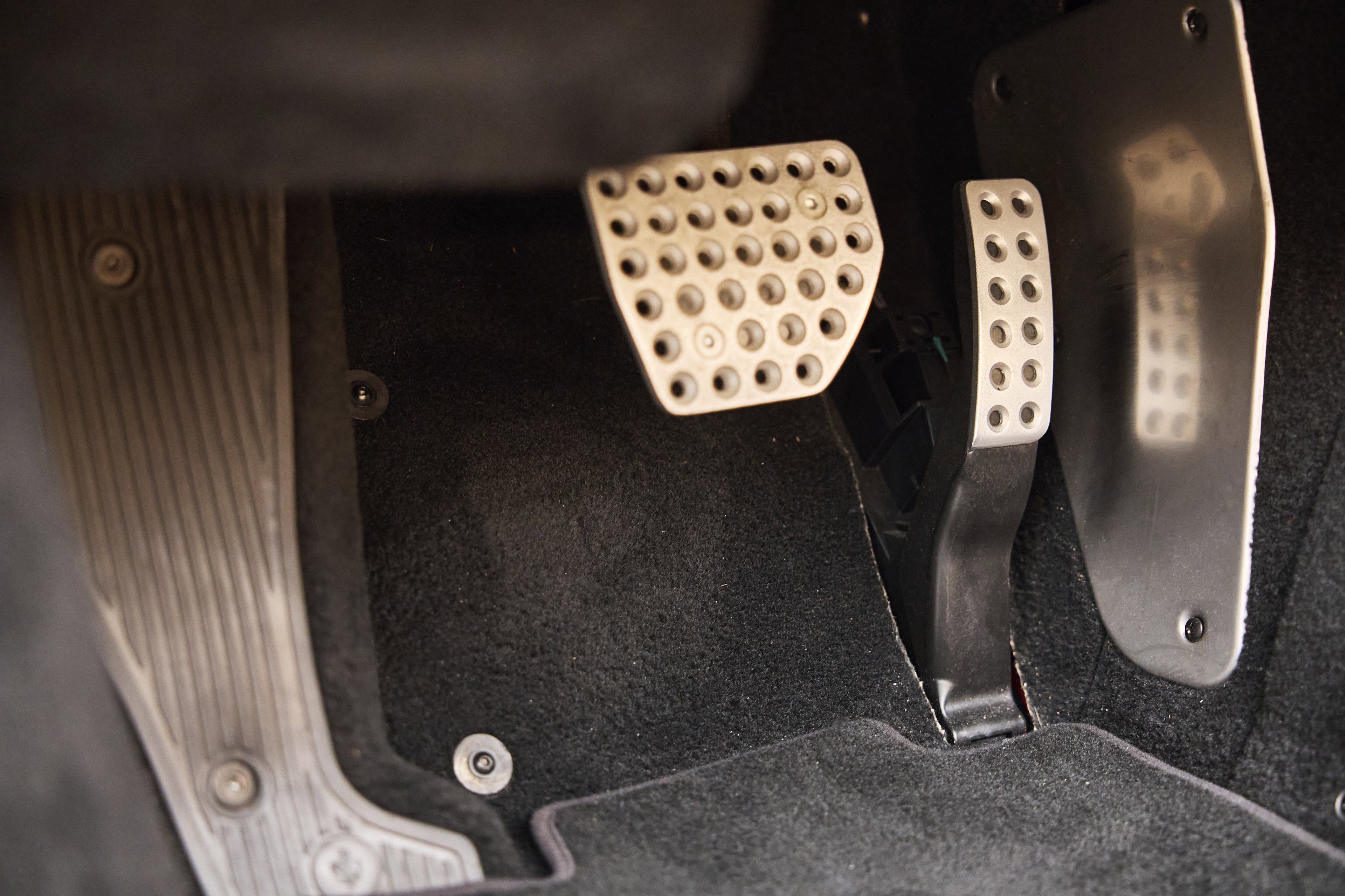 Used 2014 Ferrari 458 Spider image 16