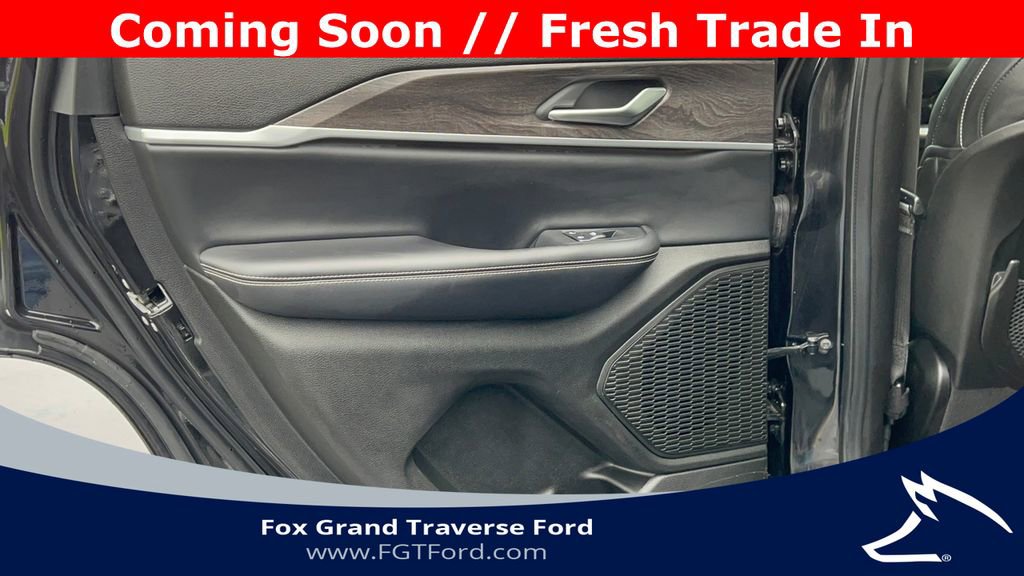 Used 2023 Jeep Grand Cherokee Limited AWD/4WD image 30