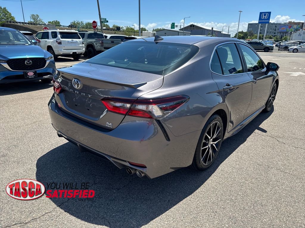 Used 2024 Toyota Camry SE w/ Cold Weather Package AWD/4WD image 7
