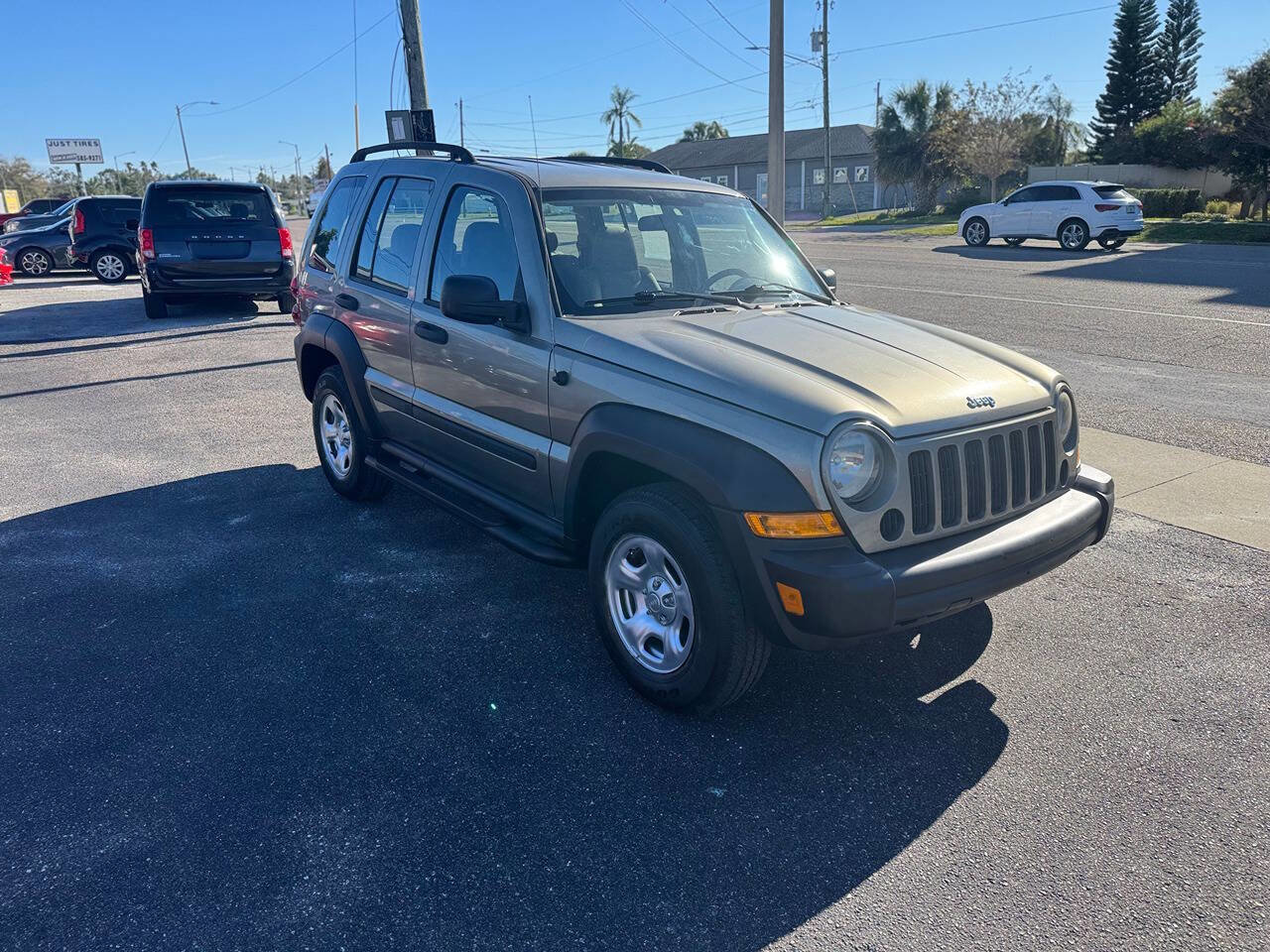 Used 2006 Jeep Liberty Sport image 2