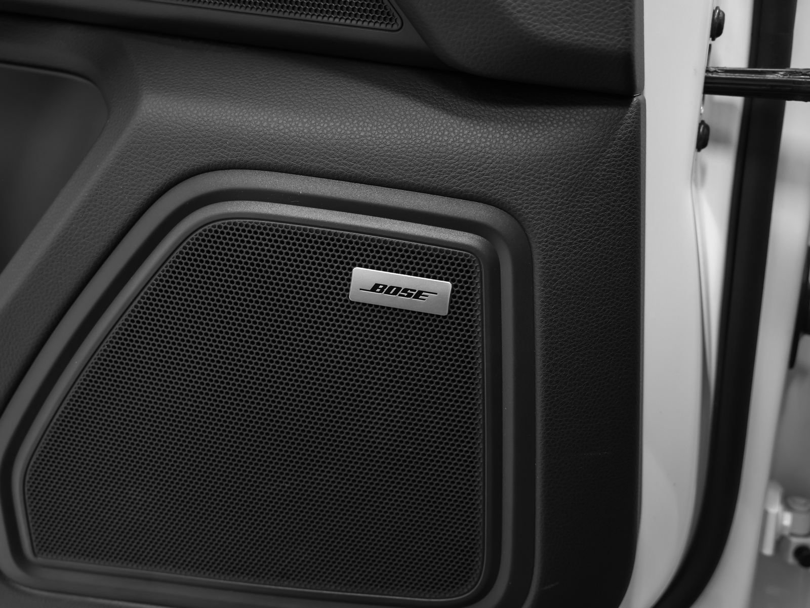 Used 2023 Porsche Macan image 37