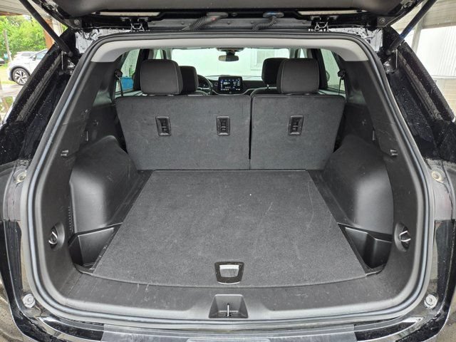 Used 2025 Chevrolet Blazer LT FWD image 7