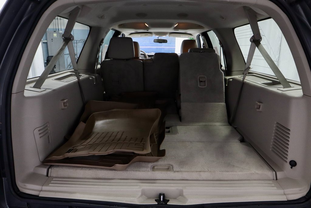 Used 2011 Ford Expedition EL XLT image 12