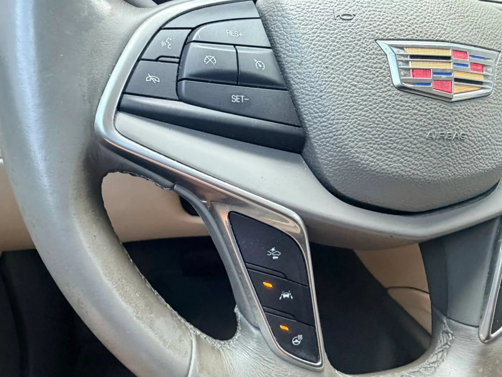 Used 2017 Cadillac XT5 Luxury w/ Driver Awareness Package FWD image 19