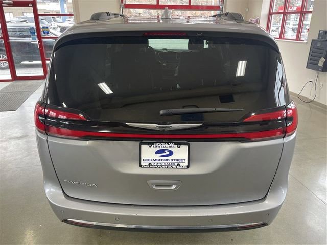 Used 2021 Chrysler Pacifica Touring image 6