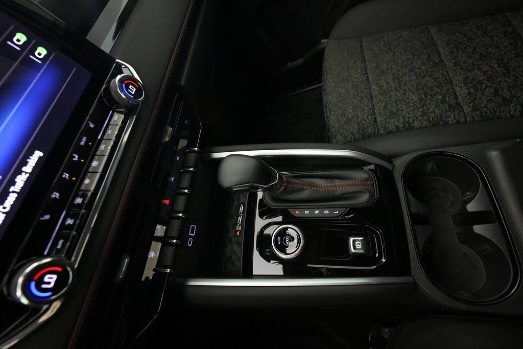 Used 2024 Chevrolet Colorado Z71 w/ Z71 Convenience Package 2 image 32