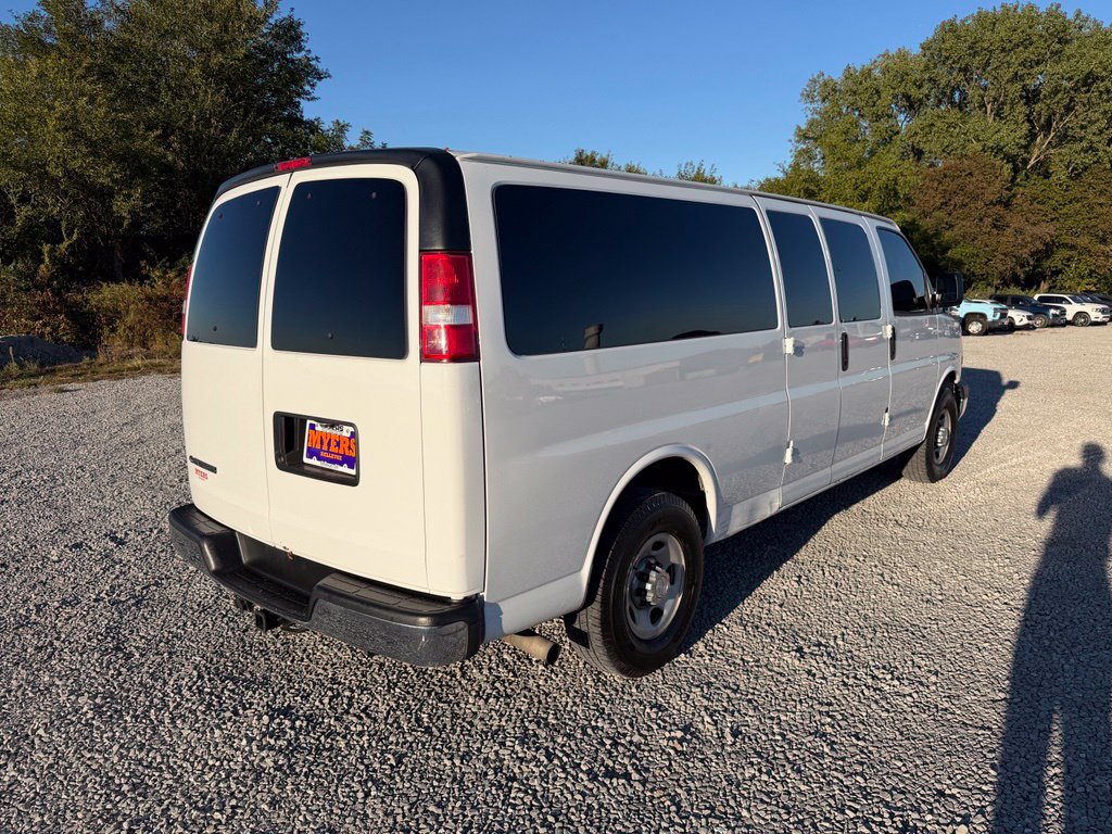 Used 2017 Chevrolet Express 3500 LT w/ LT Preferred Equipment Group RWD image 29