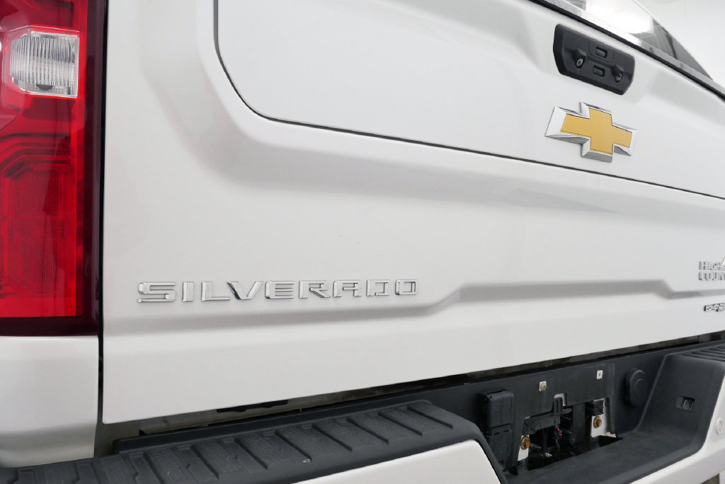 Used 2023 Chevrolet Silverado 2500 High Country w/ Safety Package II AWD/4WD image 10