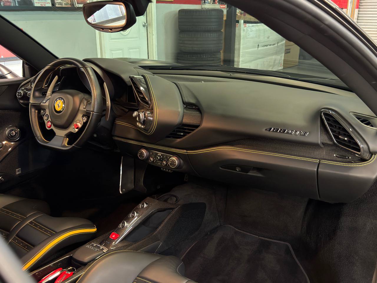 Used 2018 Ferrari 488 GTB RWD image 28
