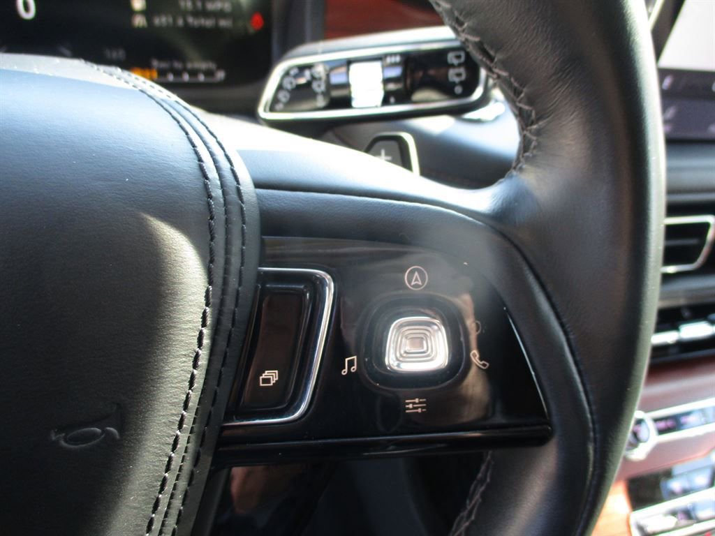 Used 2023 Lincoln Aviator Reserve image 14
