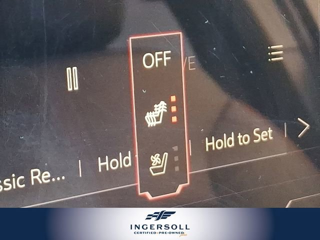 Used 2025 GMC Acadia AT4 w/ Luxury Package image 16