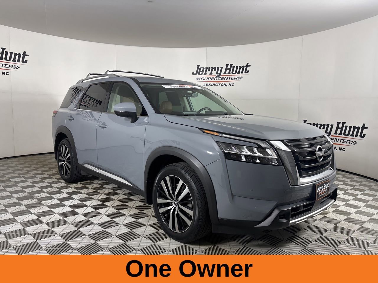 Used 2023 Nissan Pathfinder Platinum AWD/4WD image 4