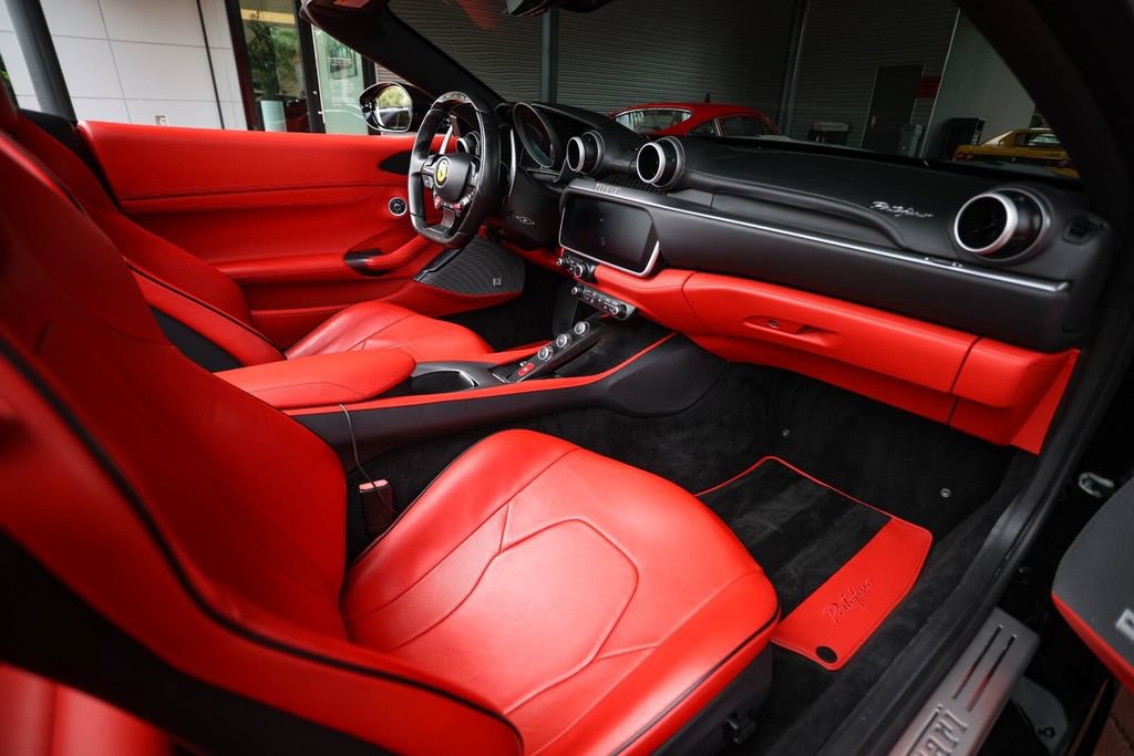 Certified 2019 Ferrari Portofino RWD image 44