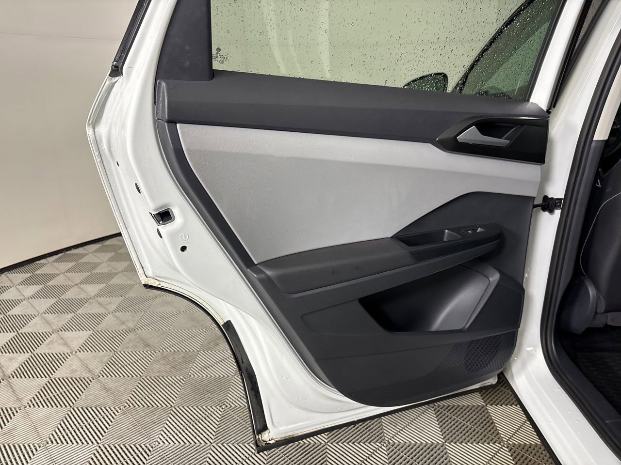 Used 2023 Volkswagen Taos SE image 18