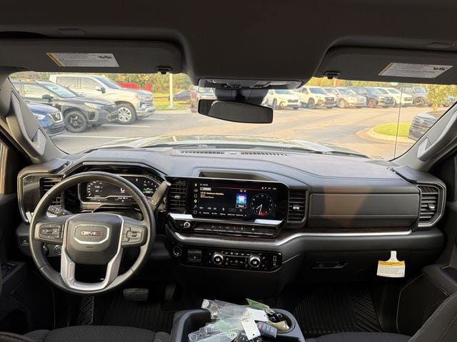 Used 2025 GMC Sierra 1500 SLE AWD/4WD image 19