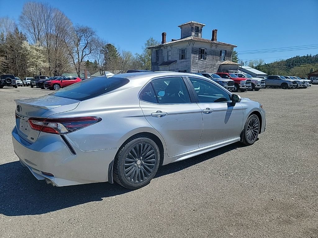 Used 2023 Toyota Camry SE image 5
