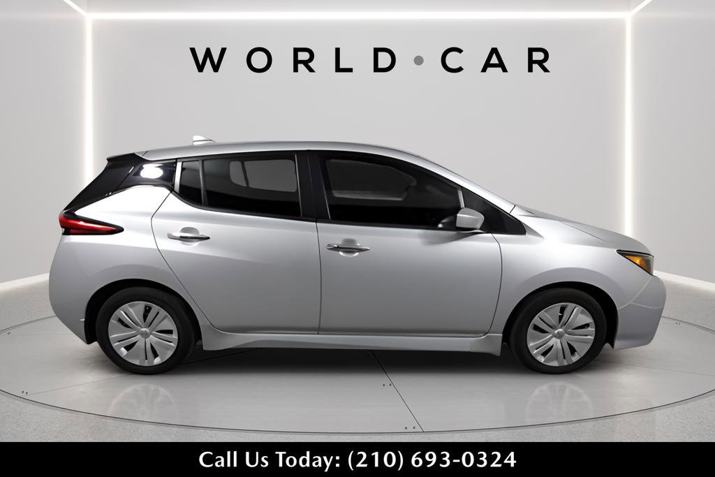 Used 2025 Nissan Leaf S image 8