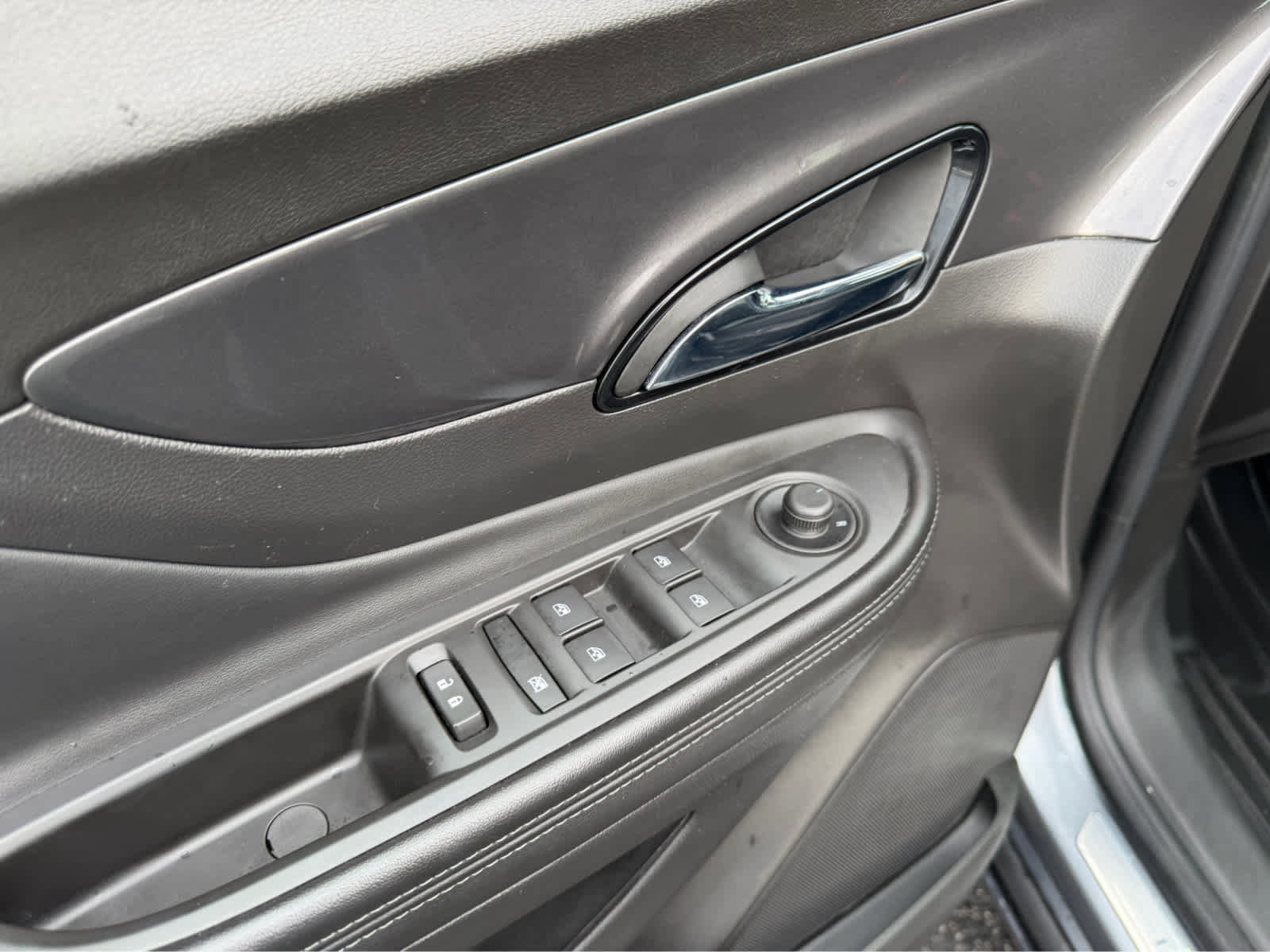 Used 2019 Buick Encore Essence w/ Experience Buick Package image 22