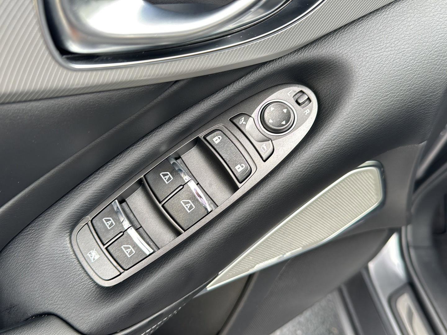 Used 2022 INFINITI Q50 Luxe w/ Cargo Package image 29
