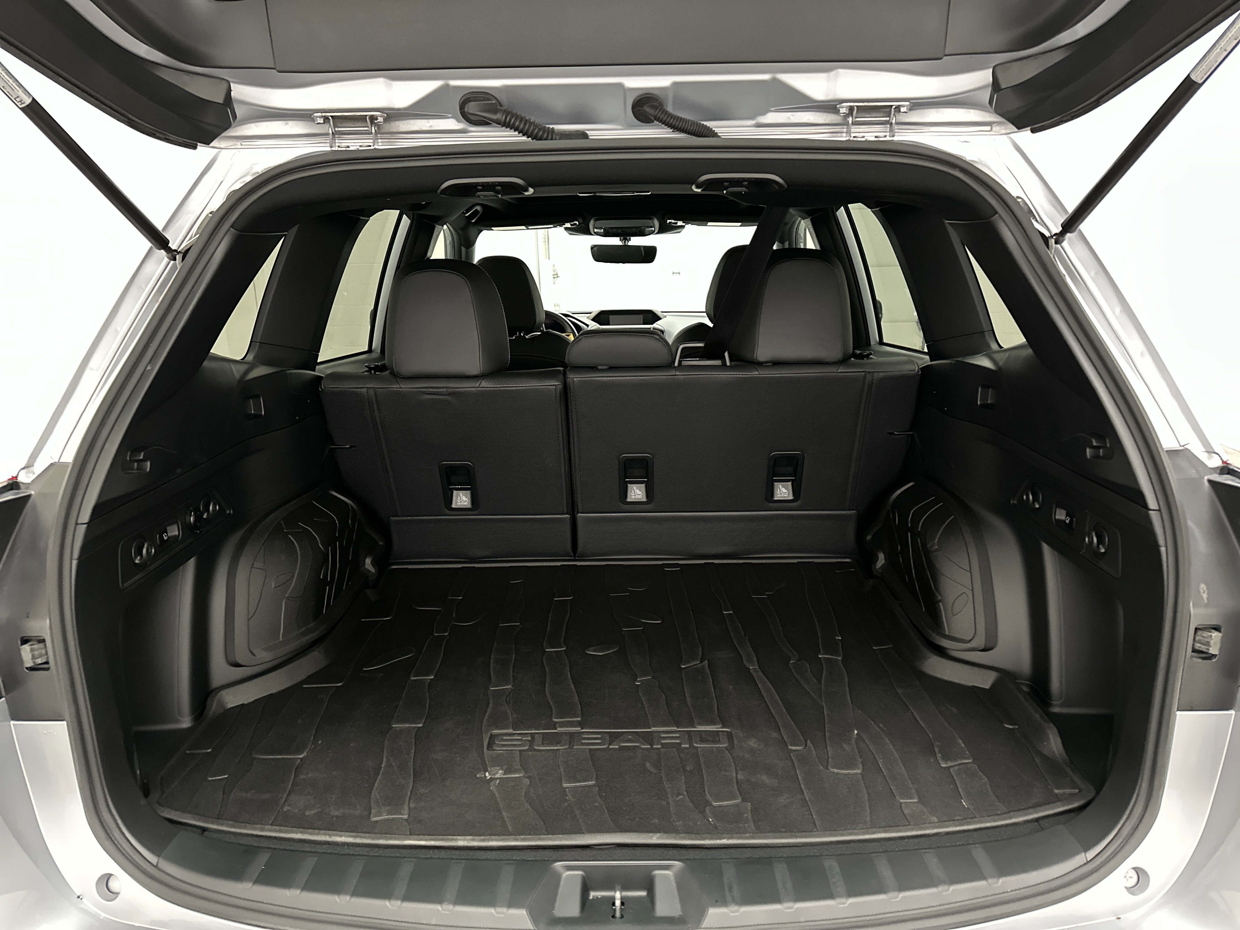 Used 2025 Subaru Forester Wilderness w/ Convenience Package image 12