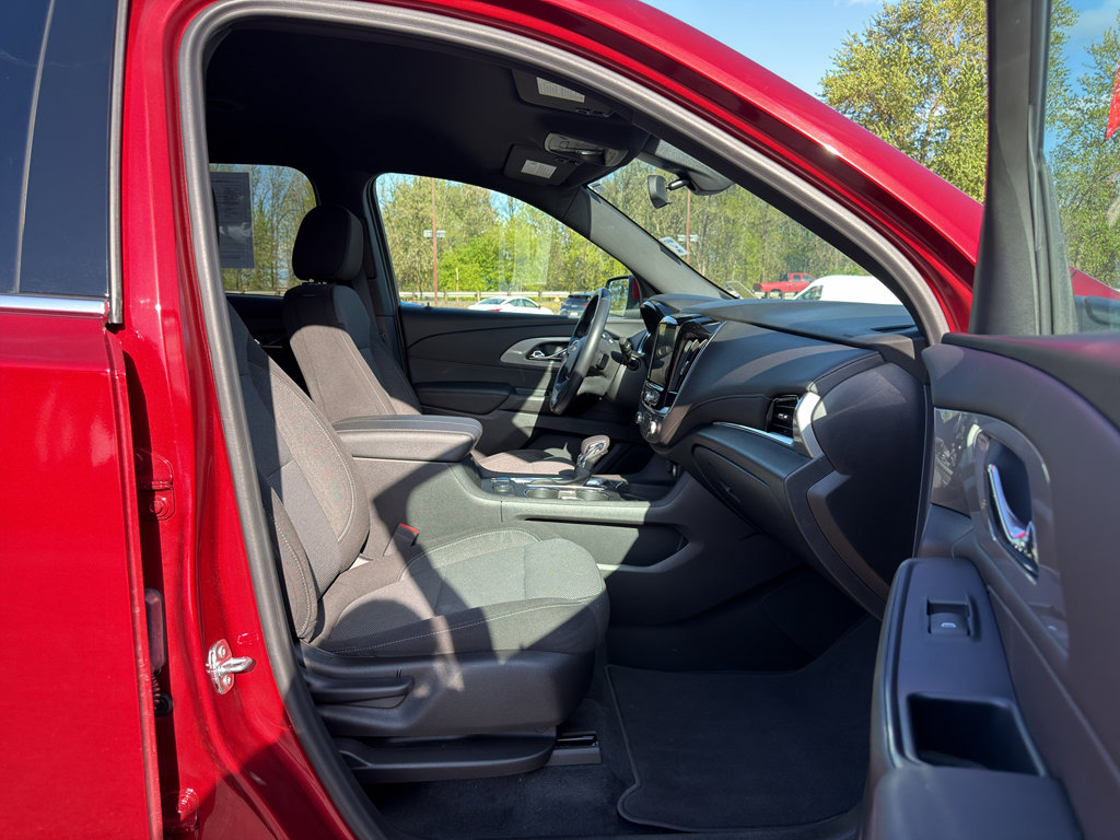 Used 2022 Chevrolet Traverse LT image 13