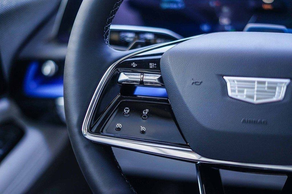 New 2026 Cadillac Optiq Sport 1 image 26